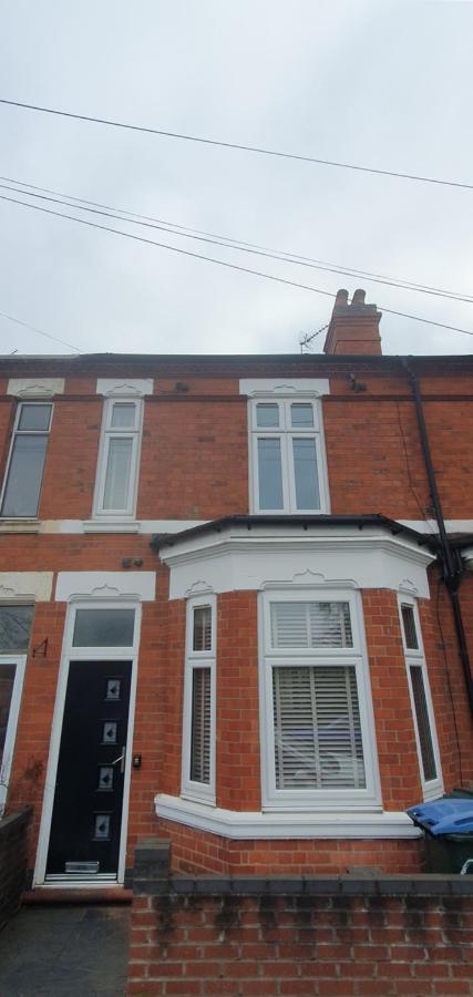 4 Bedroom, 6 Beds, 3 Bathrooms, Near Nec & Birmingham Airport, Business, Contractor And Family Friendly, Free Wi-Fi, Free Parking Coventry Kültér fotó