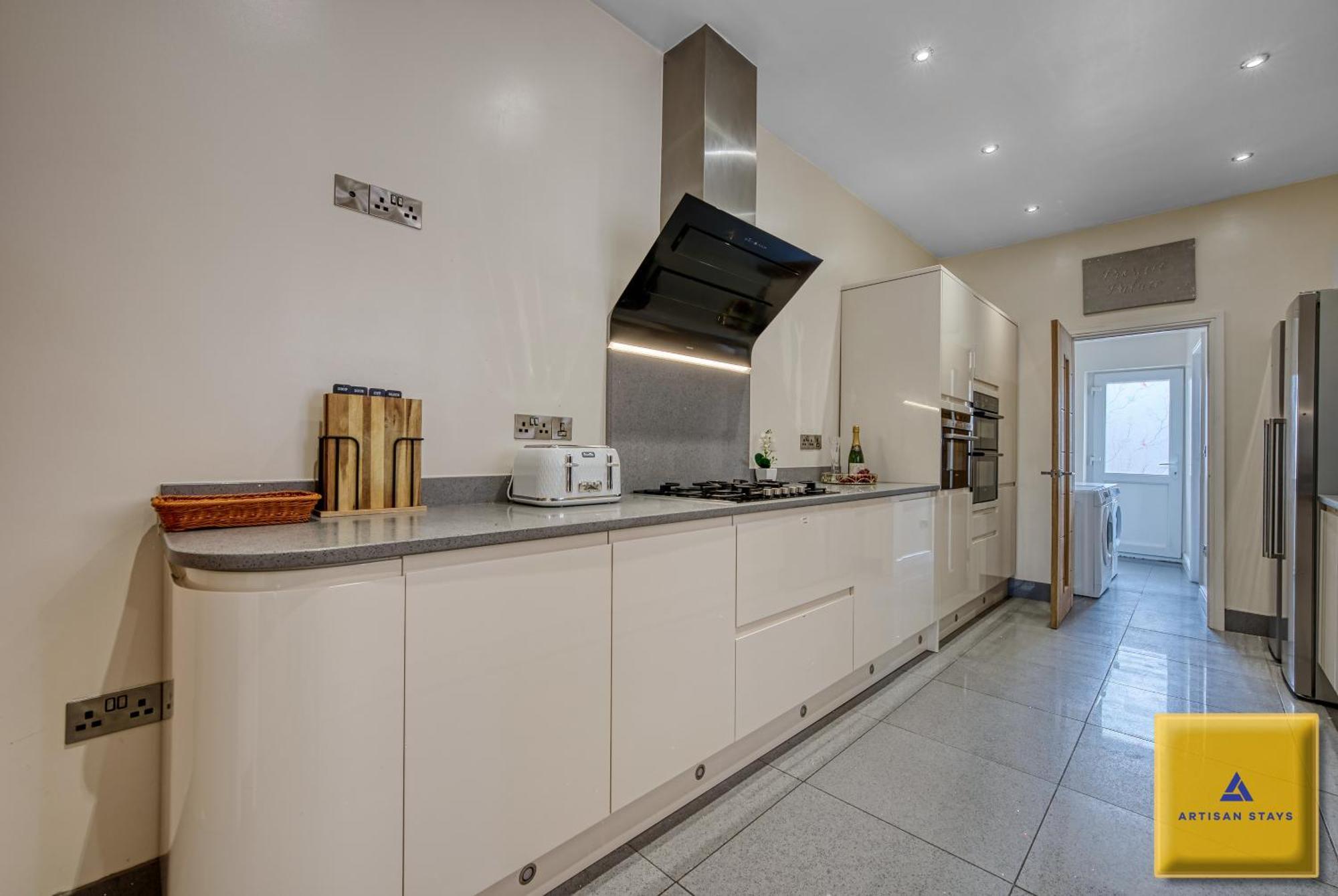 4 Bedroom, 6 Beds, 3 Bathrooms, Near Nec & Birmingham Airport, Business, Contractor And Family Friendly, Free Wi-Fi, Free Parking Coventry Kültér fotó